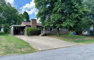 Beautiful 3 Bed / 2 Bath Home in Greenwood