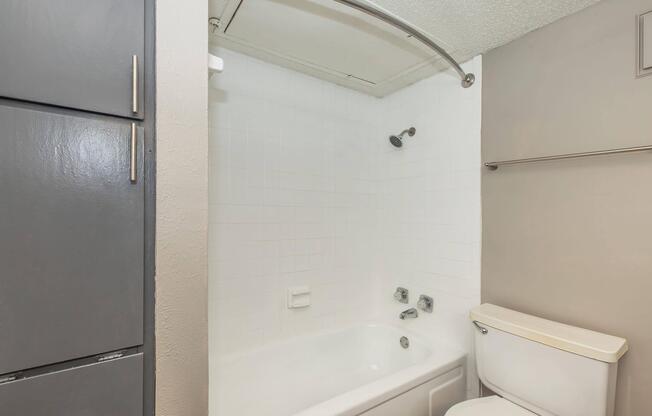 1 bed, 1 bath, 656 sqft, $1,059