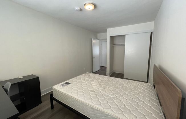 2 beds, 1 bath, $2,610, Unit 9