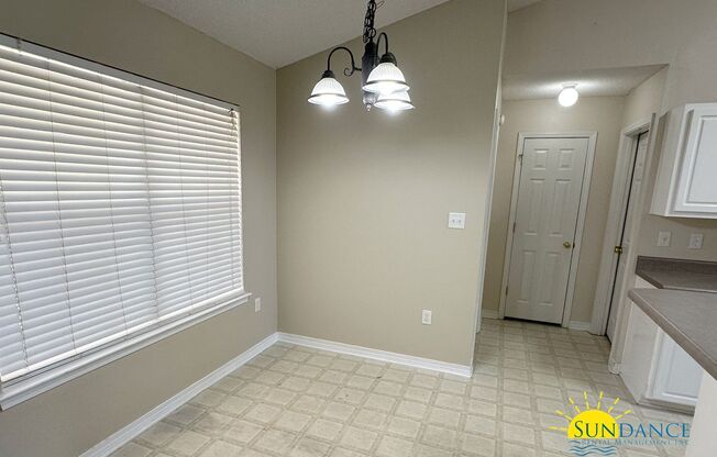 Beautiful 4 Bedroom Home in Navarre!