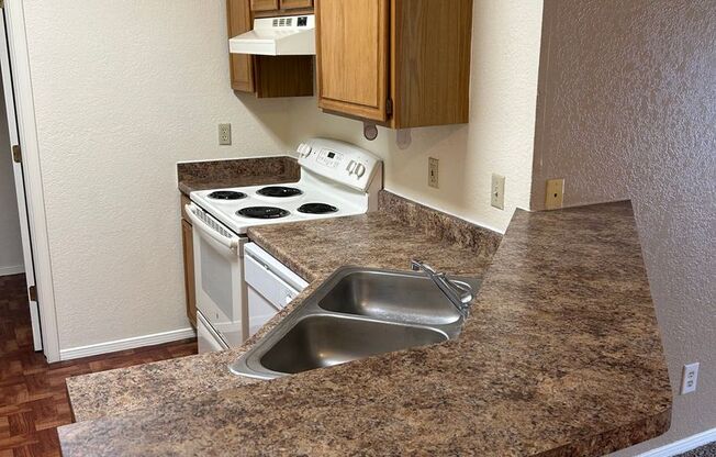 2 beds, 2 baths, 957 sqft, $1,015, Unit 87