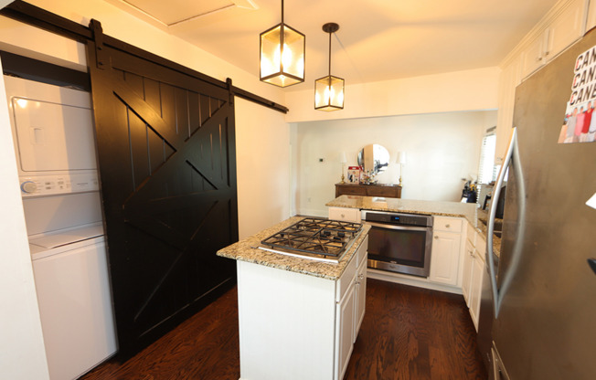 Updated ITB Home in Great Dixie Trail Location!