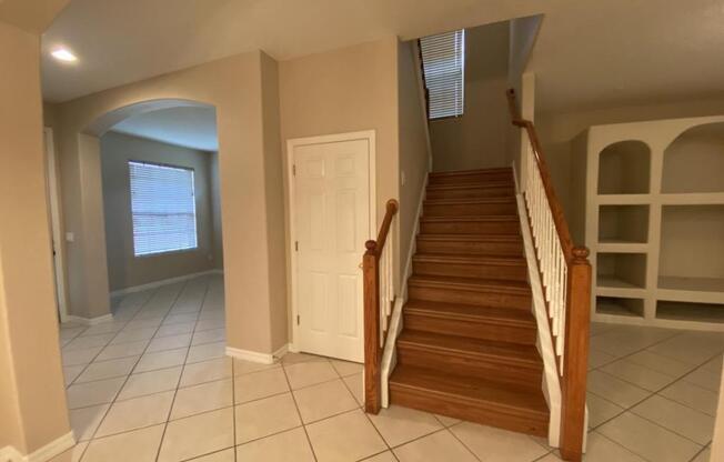 4 beds, 2 baths, 2,301 sqft, $2,350