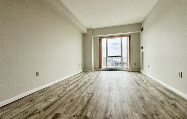 2 beds, 2 baths, 1,114 sqft, $4,200, Unit 2007