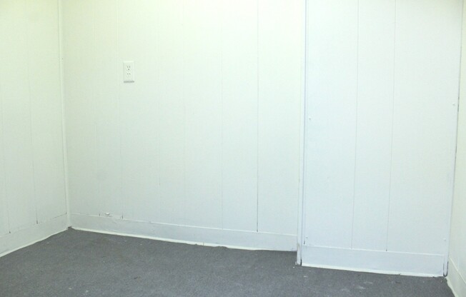 2 beds, 1 bath, 2 sqft, $975, Unit #150