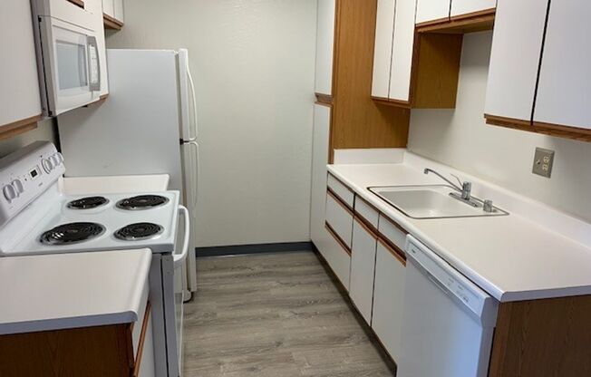 2 beds, 1 bath, $2,895