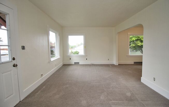 Freshly Updated 2 Bedroom Parkrose Bungalow