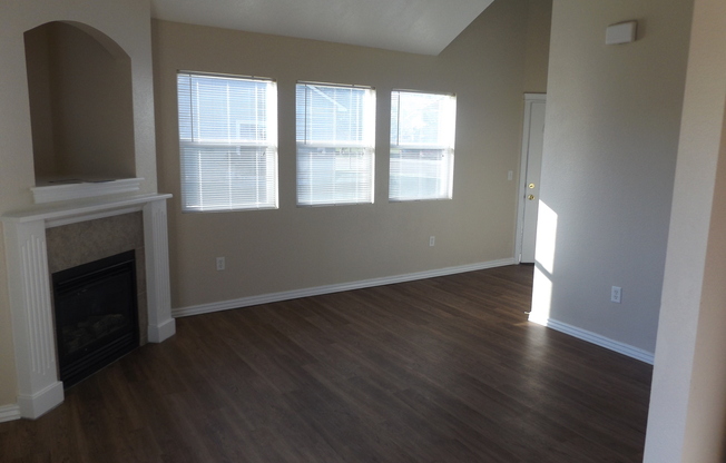 2 beds, 2 baths, $1,400