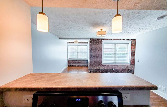 1 bed, 1 bath, 650 sqft, $1,195, Unit Unit 303 A650 w/Nook