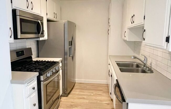 Holmby Apartments