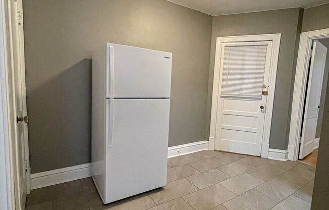 1 bed, 1 bath, 900 sqft, $825, Unit 4994 Mardel