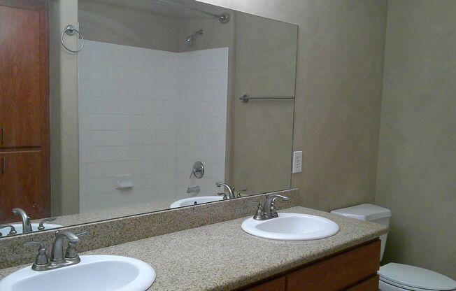 1 bed, 1 bath, $1,350, Unit # 1038