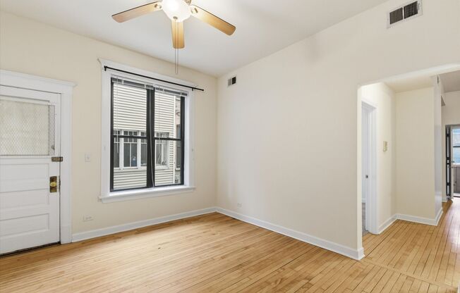 2 beds, 1 bath, 903 sqft, $2,595, Unit 2134-1R