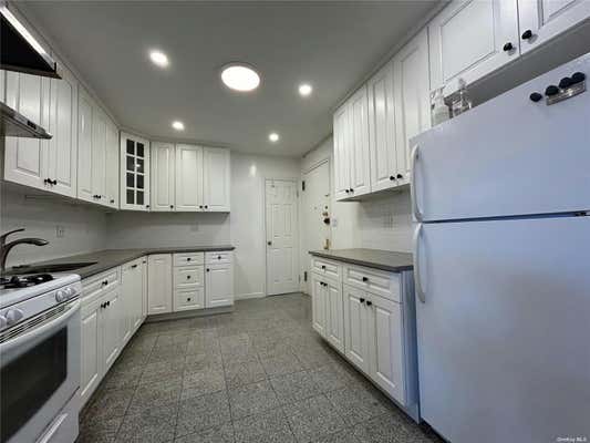 1 bed, 1 bath, $2,300, Unit C61