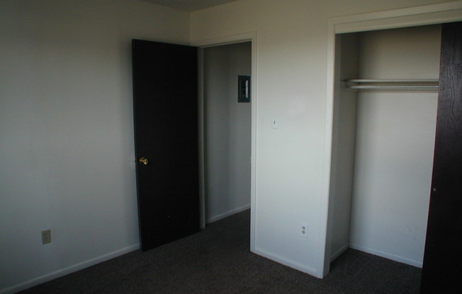 2 beds, 1 bath, 709 sqft, $875, Unit 4611 Apt B1