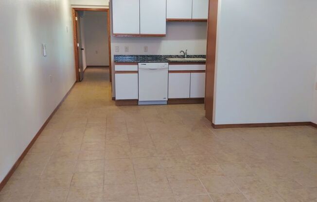 1 bed, 1 bath, 780 sqft, $735, Unit 22