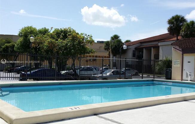 650 W PARK DR