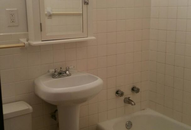 1 bed, 1 bath, $1,000