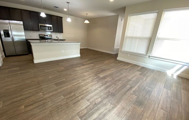 Live Minutes from Gruene and Downtown New Braunfels! / Fridge, Washer, Dryer Included/ Inside the Loop / CISD
