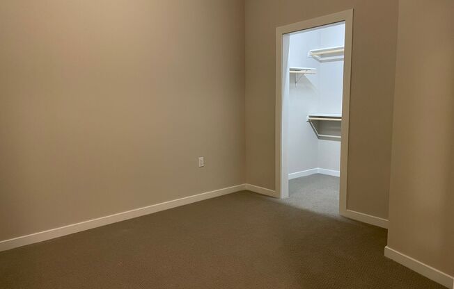 2 beds, 1 bath, 955 sqft, $1,895, Unit Cream City Lofts-412