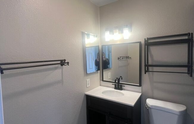 2 beds, 2 baths, $3,195, Unit # 214