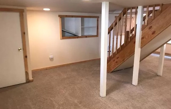 2 beds, 1 bath, $1,950