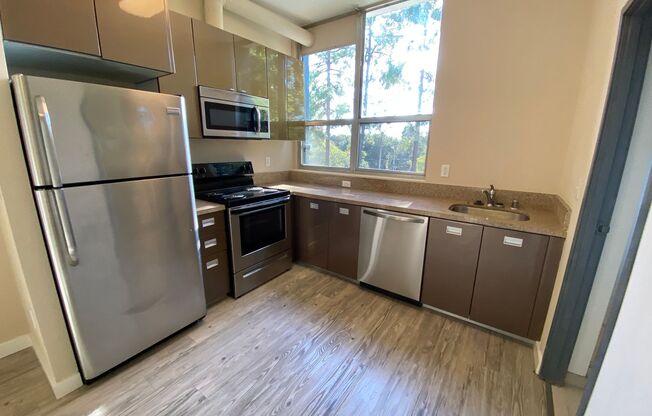 2 beds, 1 bath, 720 sqft, $2,195, Unit 164