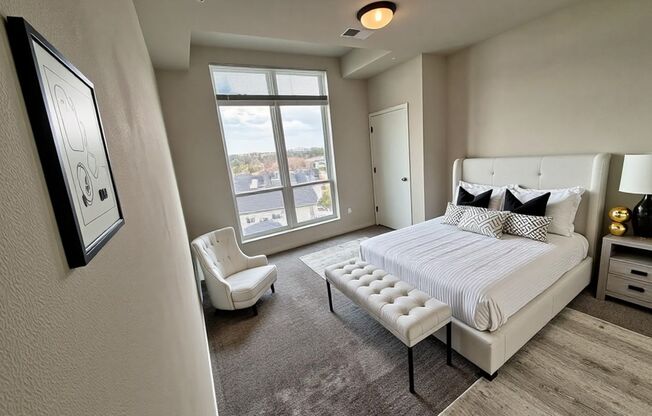 1 bed, 1 bath, 821 sqft, $1,685, Unit 10009-100