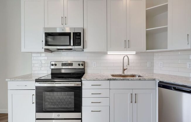1 bed, 1 bath, 568 sqft, $1,360, Unit 410