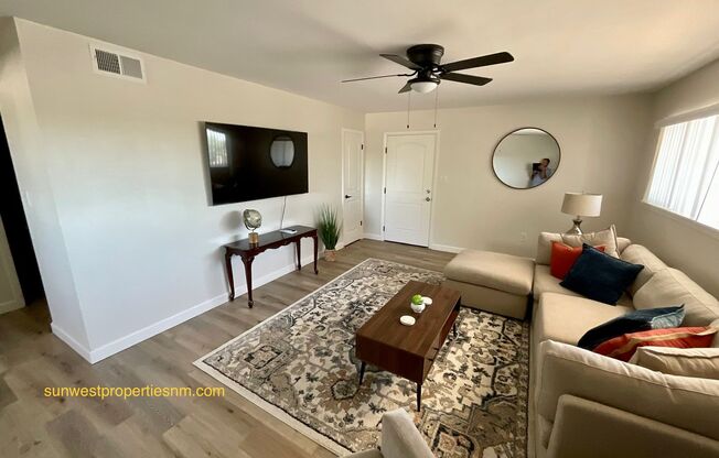 Dustin Ave. N. 2400 - Sunset House