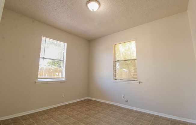 3 beds, 1 bath, $1,395