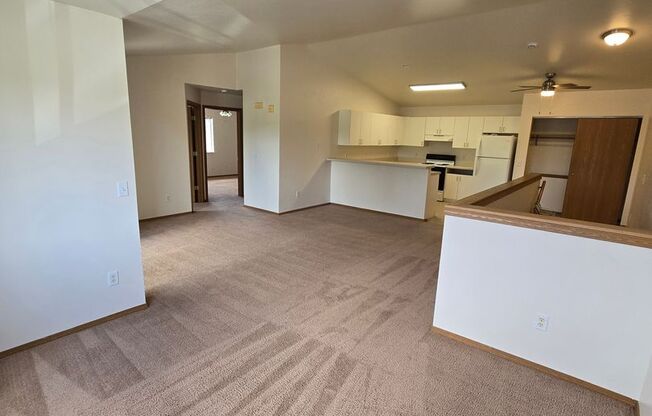 2 beds, 1 bath, 856 sqft, $1,269, Unit PL   7605