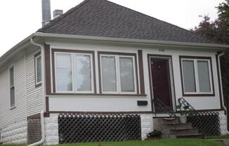 Benson 2 bed 2 bath with 2 additional non conforming rooms in the basement $1495