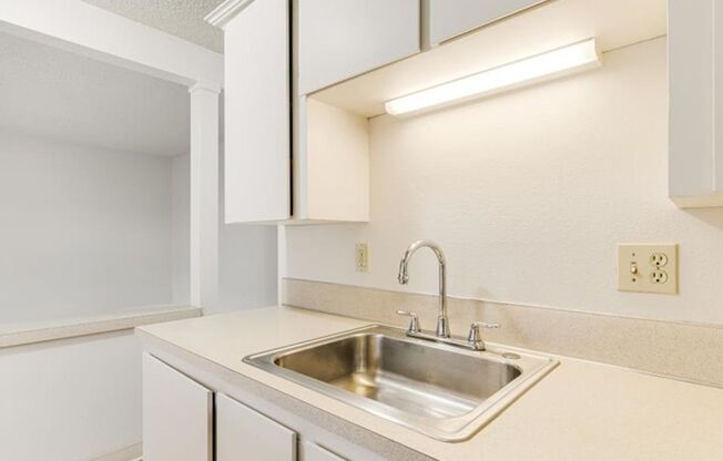 1 bed, 1 bath, 788 sqft, $1,400, Unit 702