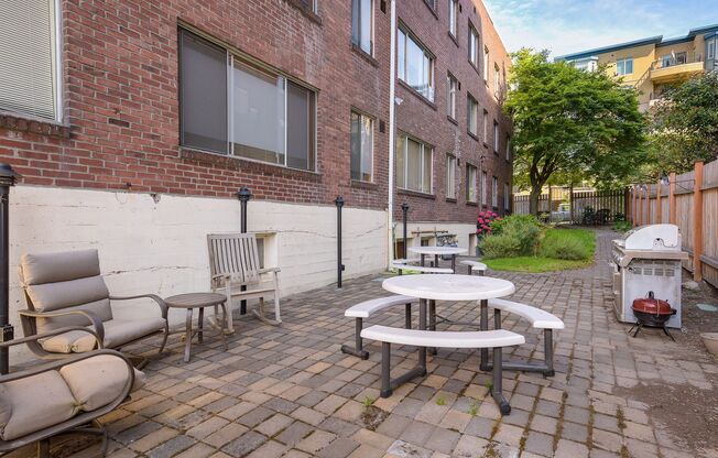 1 bed, 1 bath, 827 sqft, $1,795, Unit 206