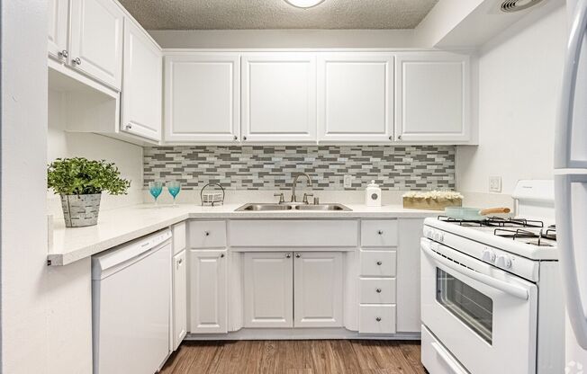 1 bed, 1 bath, 750 sqft, $2,380, Unit Unit 34