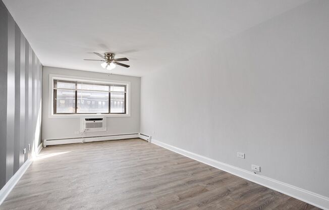 2 beds, 1 bath, $1,995, Unit 435