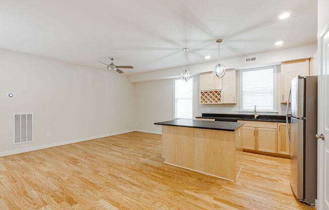 1101 Oakwood Ave