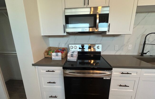 Studio, 1 bath, 286 sqft, $1,625, Unit 101