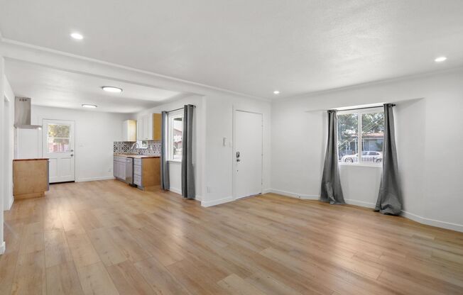 2 beds, 1 bath, $2,995, Unit Penn Mar Ave