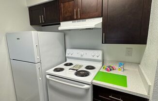 1 bed, 1 bath, 451 sqft, $1,050, Unit 413
