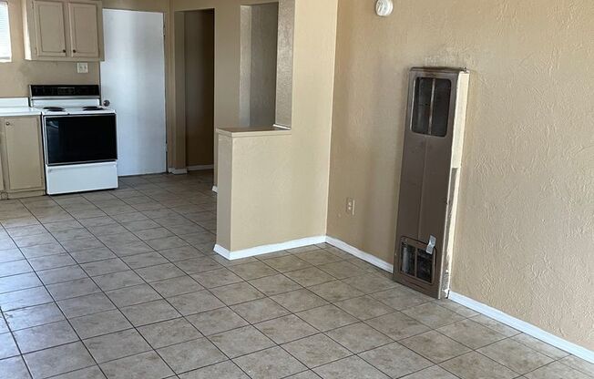 1 bed, 1 bath, 650 sqft, $795