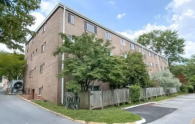 4570 MacArthur Blvd NW Unit 202