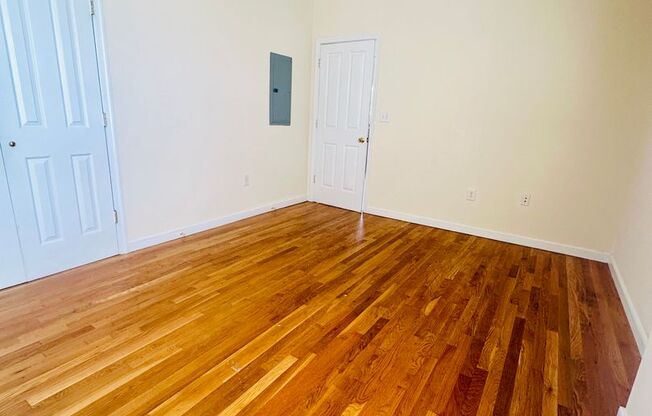 1 bed, 1 bath, $1,095, Unit Apt. A