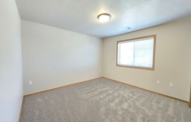 2 beds, 1 bath, 1,006 sqft, $1,230, Unit 3500 303