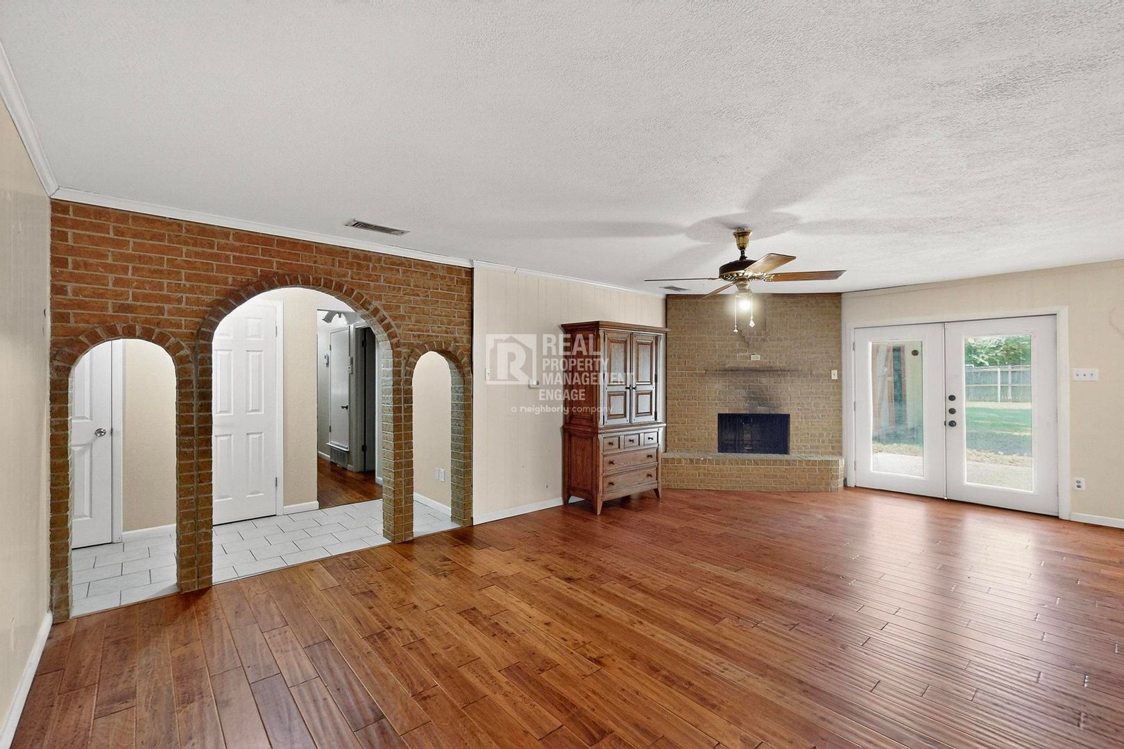 4 bedroom Single-Story Home in Bedford Available for Rent