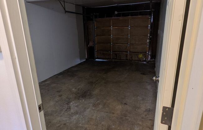 3 beds, 1.5 baths, 1,500 sqft, $1,912, Unit 2802-1