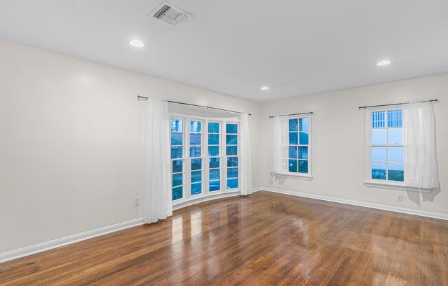 220-222 S Rexford Dr