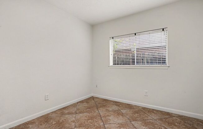 4 beds, 2 baths, $1,725
