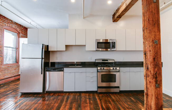 Studio, 1 bath, 650 sqft, $3,000, Unit W105